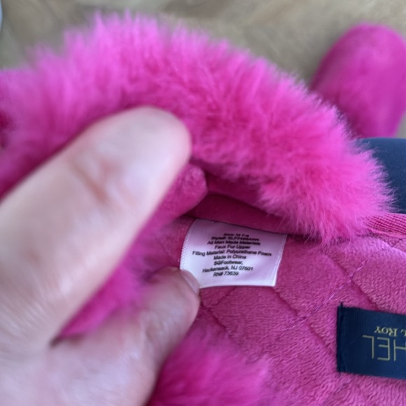 Rachel Rachel Roy fuchsia furry slippers size 7/8 - Picture 3 of 5